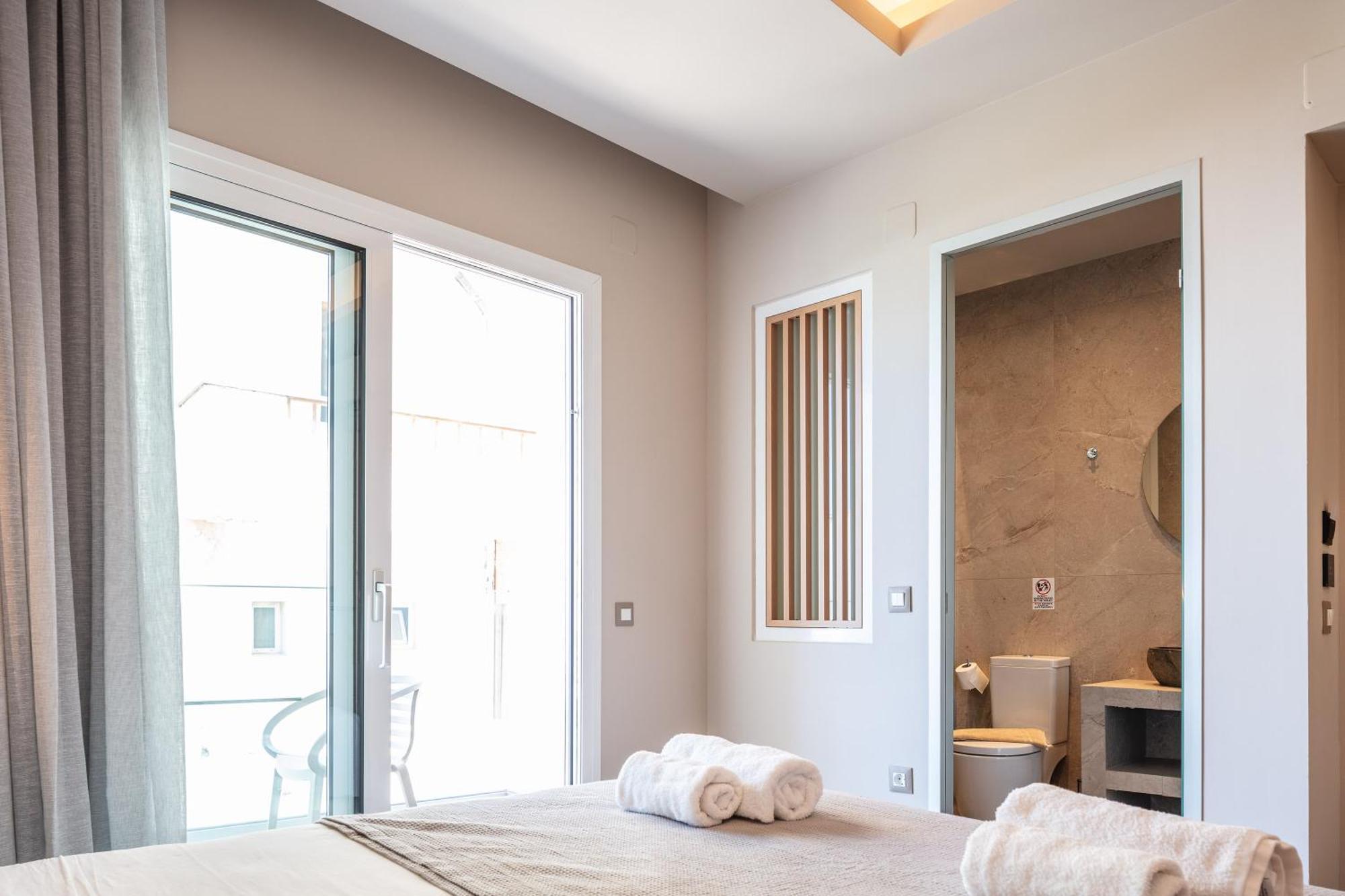 Skipper Beachfront Suites Hersonissos  Room photo