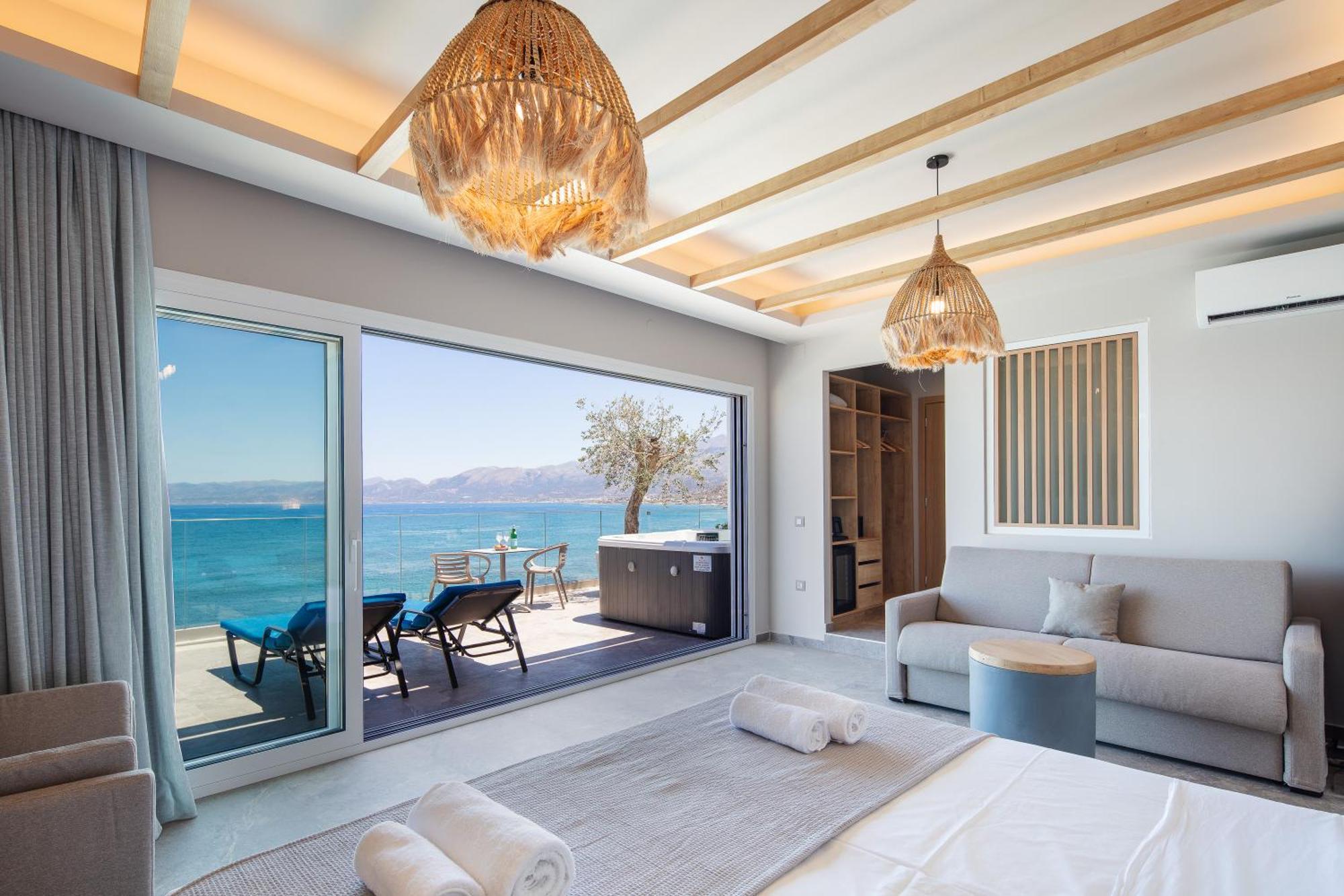 Skipper Beachfront Suites Hersonissos  Exterior photo